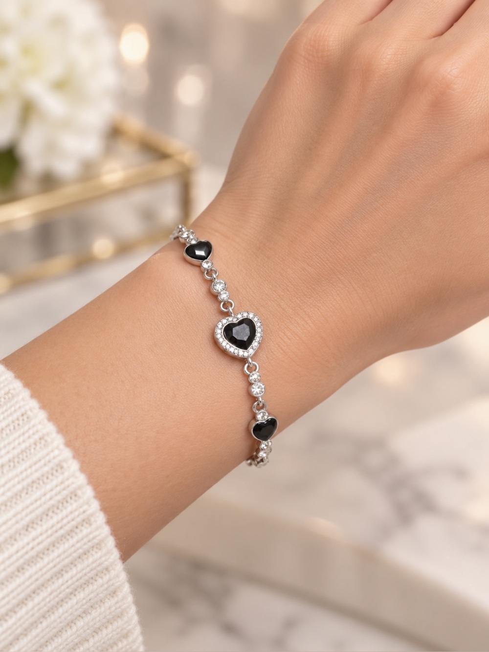 Elegant Black Heart Bracelet - Women Jewelry
